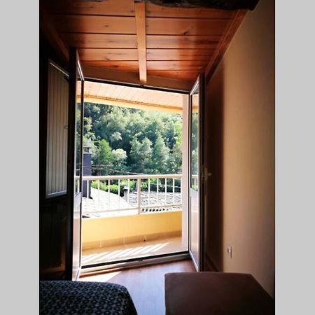 Apartamento Con Vistas Al Rio A Solaina Samos Exterior foto