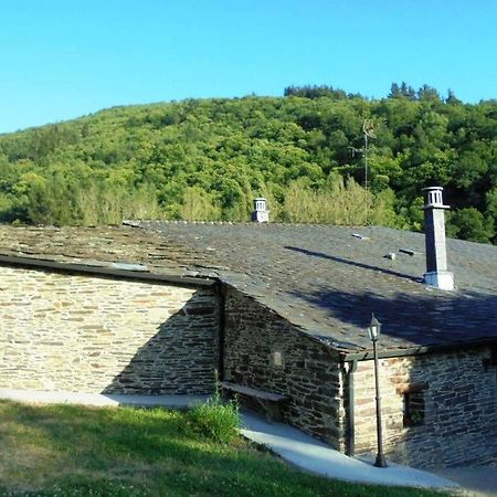 Apartamento Con Vistas Al Rio A Solaina Samos Exterior foto