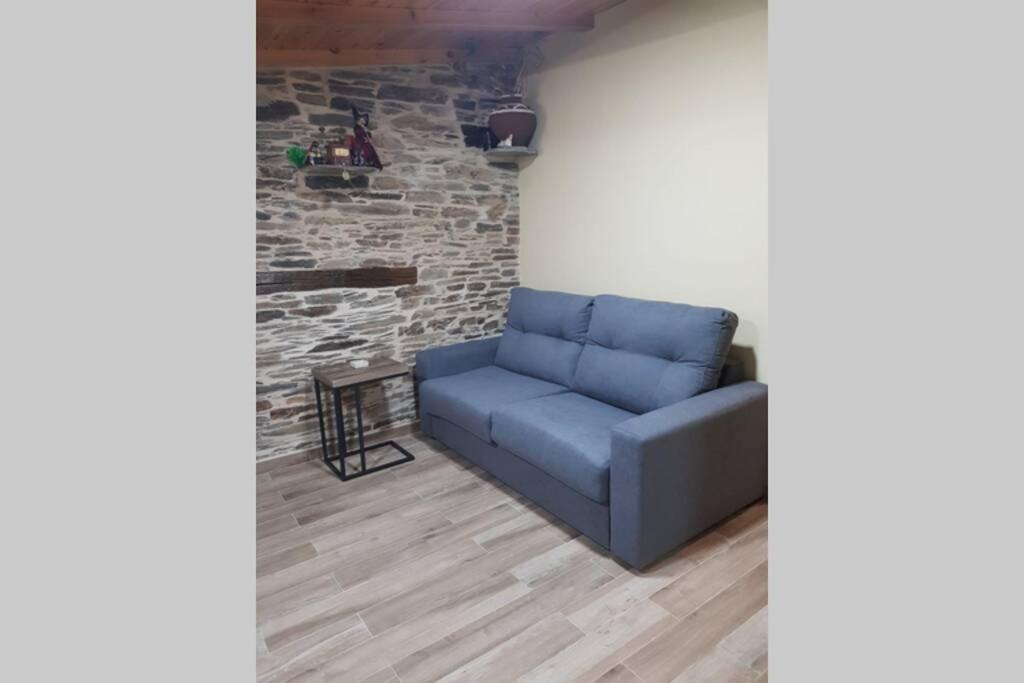 Apartamento Con Vistas Al Rio A Solaina Samos Exterior foto